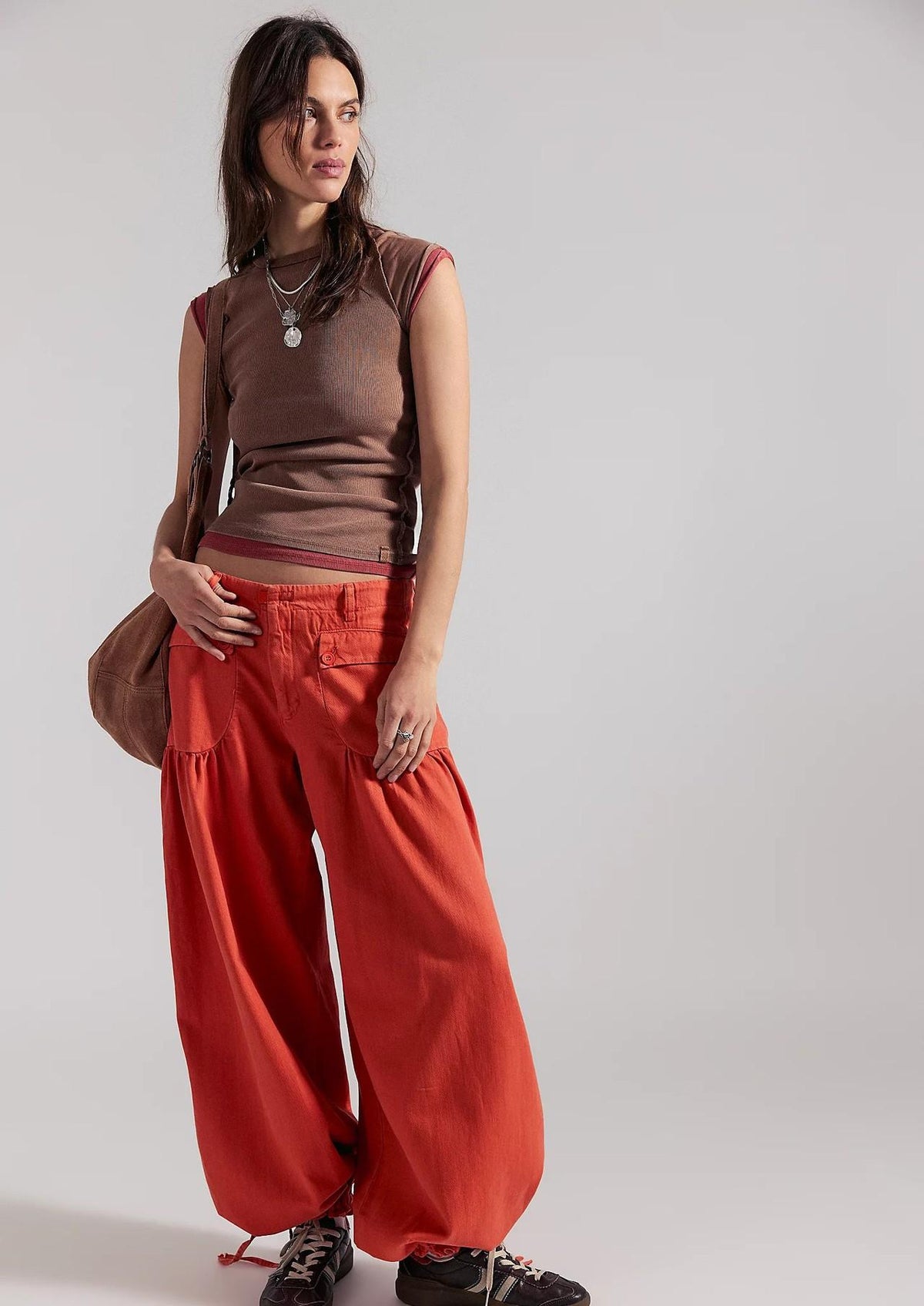 Women's High-Waisted Baggy Denim Cargo Jeans with Drawstring Hem