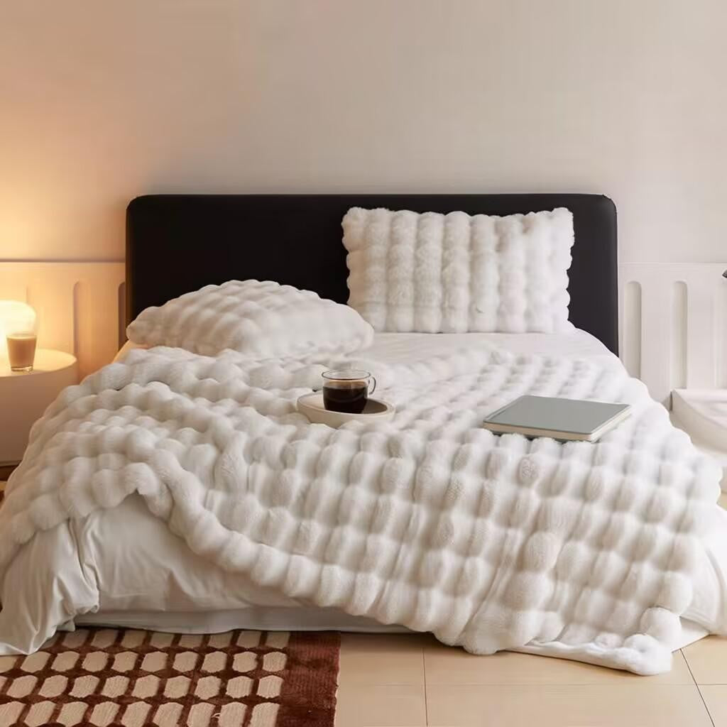 Luxury Double-Sided Fluffy Blanket – Ultra Soft Cozy Throw for Bed & Sofa